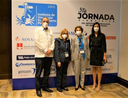 Alvaro Gartner, Rosa Haydeé Vassallo, Rosa Francia Rojas y Julia Guerra de Oller