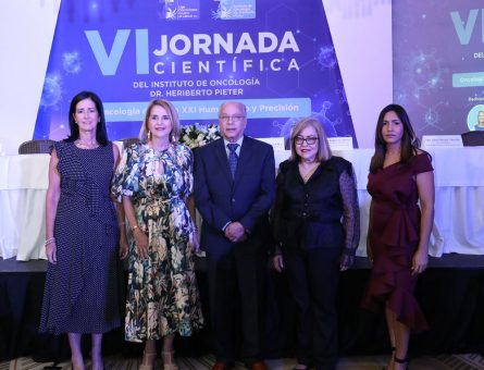 Julia-Guerra,-Rosa-Ivanovna-Varela,-Luís-Homero-Matos,-Rosa-Haydeé-Vassallo-y-Juana-Espinal