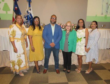 Medellina Féliz, Ángela Grano de Oro, Edward Veloz, Rosa Haydeé Vassallo, Yuderkys Cuello y Yésica Ruíz