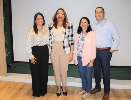 Claudia Fernández, Martha Rosario, Inés García y Oscar Alberti